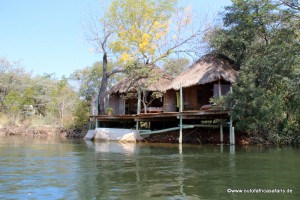 Baumhaus-Ngepi-Camp-Namibia-Okavango